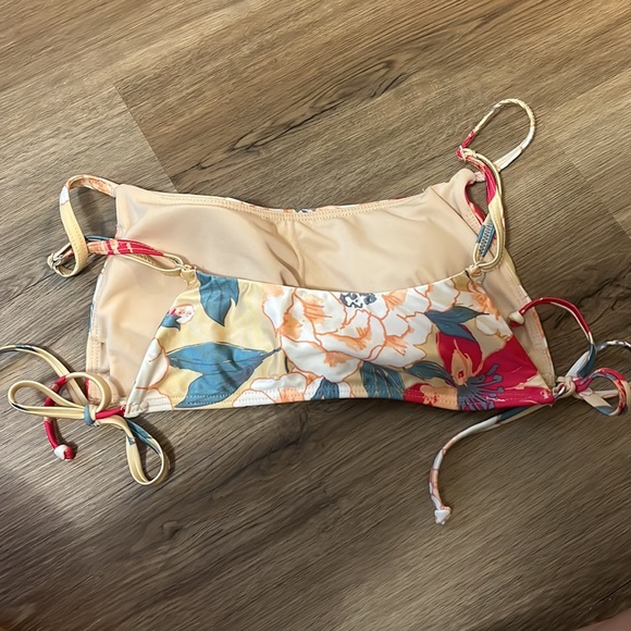 Roxy Riding Moon Athletic Bikini Top size M - Picture 2 of 4